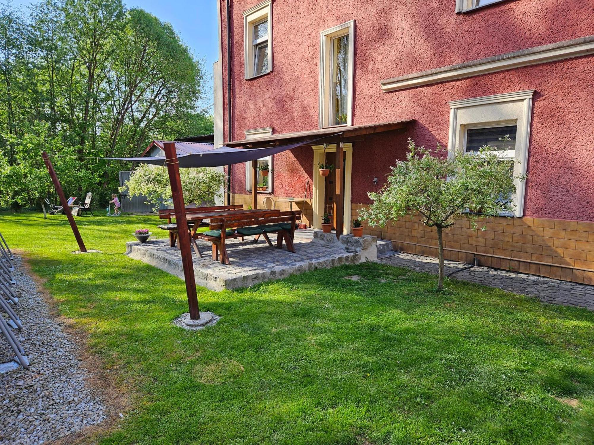 Gosciniec W Starym Mlynie Hotell Biala Prudnicka Exteriör bild